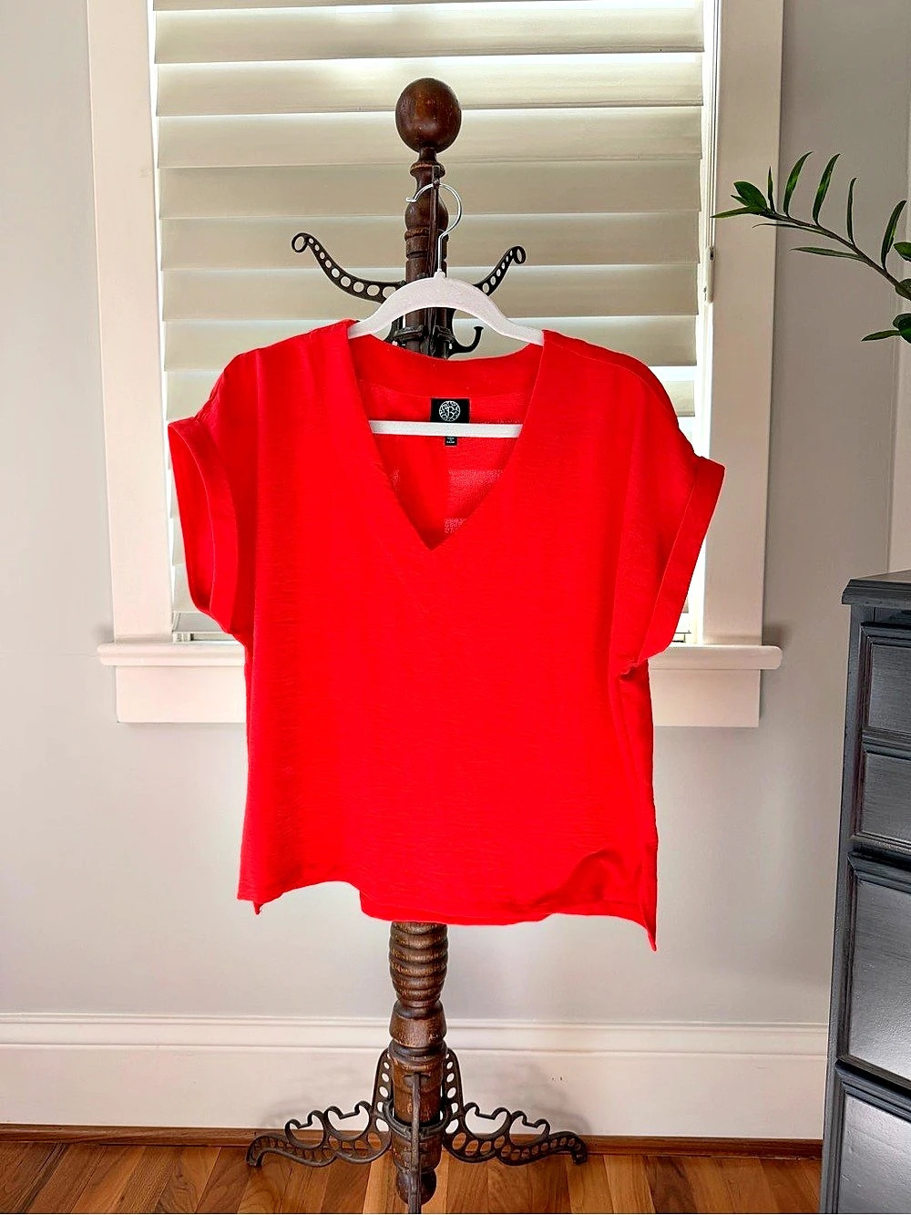 Bobeau V-Neck Relaxed Woven Tee Red Short Sleeve Top Medium